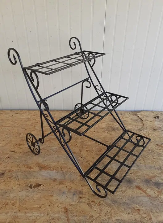 Zahradní stojan na květiny, schody, výška 95 cm, černá.
