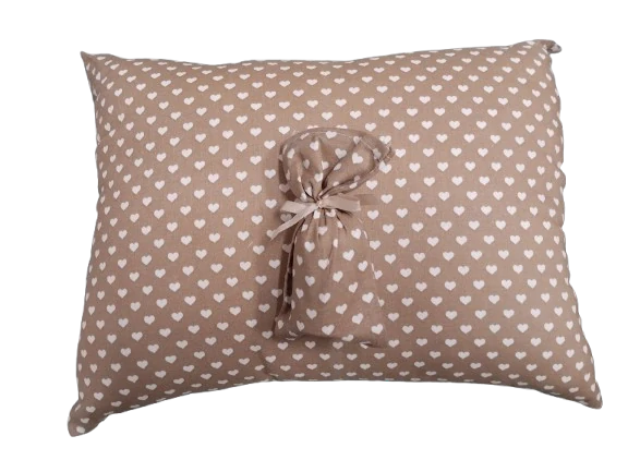 Vonný bylinkový polštář pro erotické snění s překvapením hnědobéžový