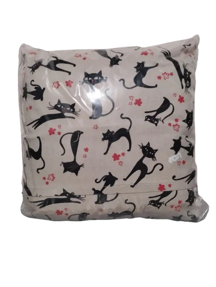 Voňavý bylinkový polštář Černé kočky – francouzský styl, levandule, meduňka, mateřídouška (38 × 38 cm)