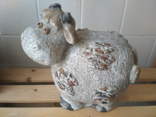 Keramická kráva do zahrady